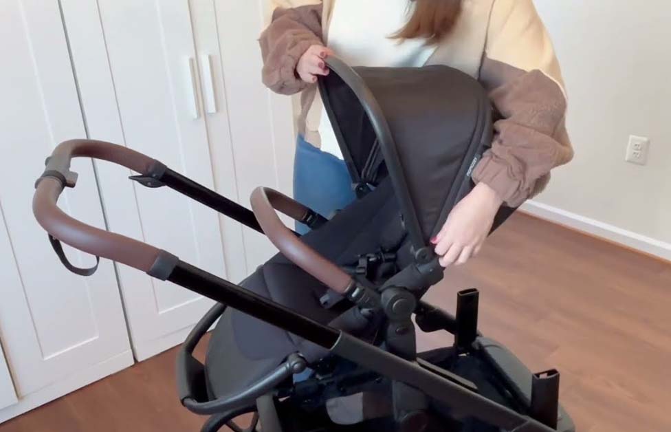 Bringing a Stroller on a Plane: What Parents Need to Know Before Flying